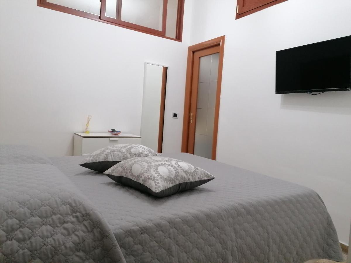 Home Sweet Home Rooms Bari Exterior foto