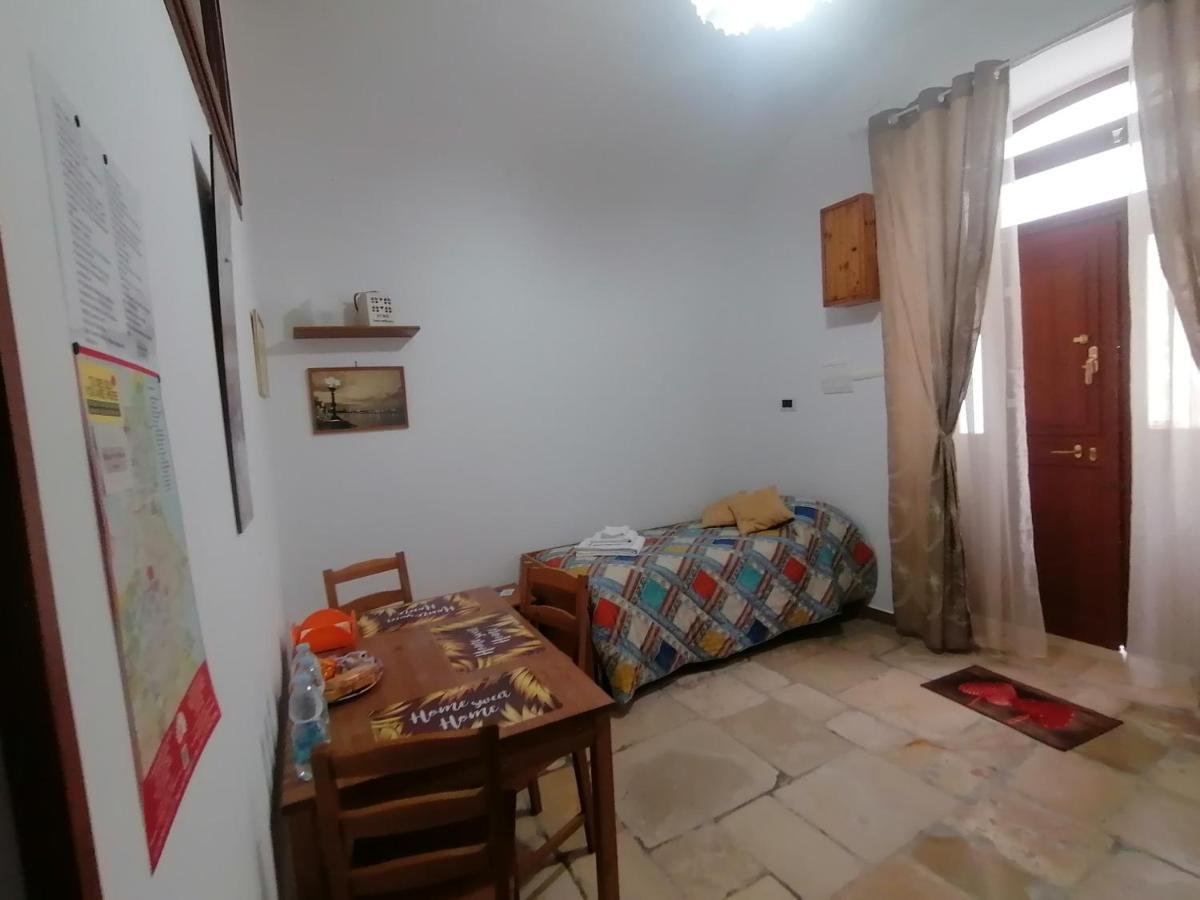 Home Sweet Home Rooms Bari Exterior foto